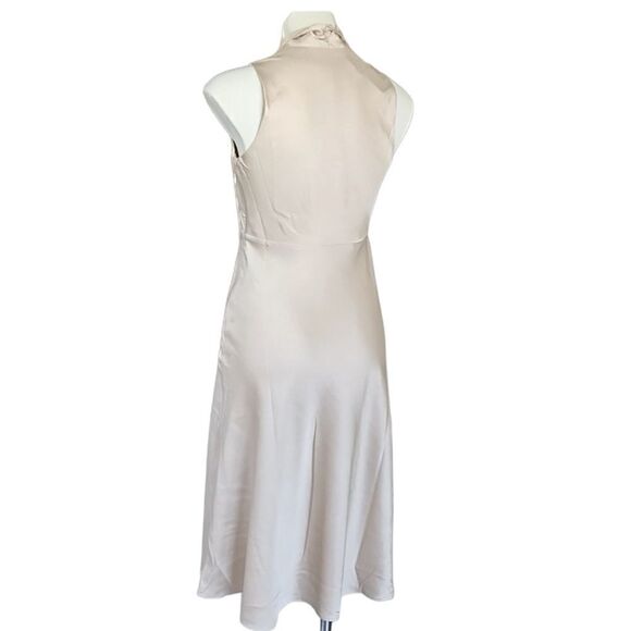 BANANA REPUBLIC SATIN V-NECK
KNEE-LENGTH DRESS - Picture 6 of 6